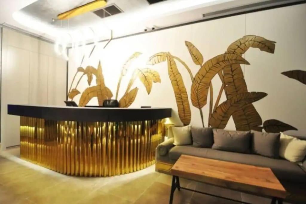 Stunning Skyview Luxury Floor 40