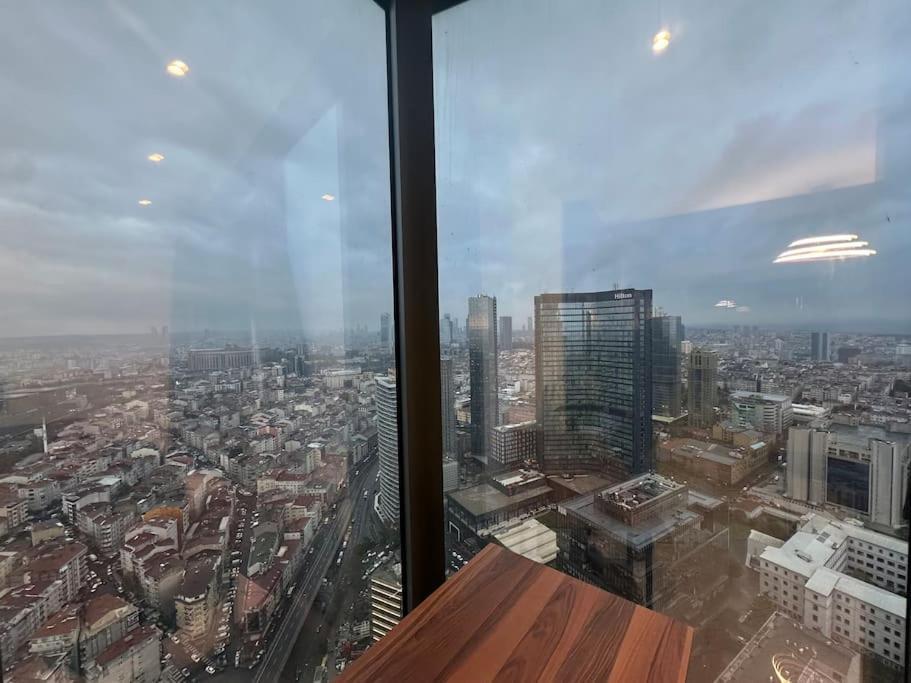 Stunning Skyview Luxury Floor 40