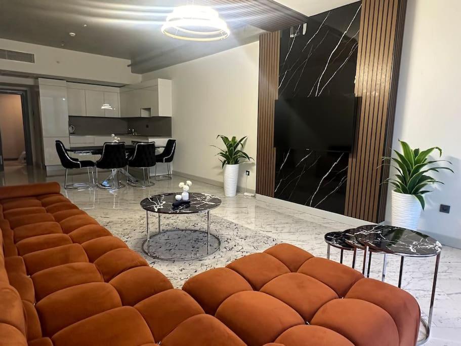 Stunning Skyview Luxury Floor 40
